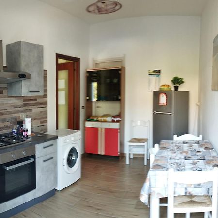 Casa Vacanze"Il Bouganville" Carbonia Bagian luar foto