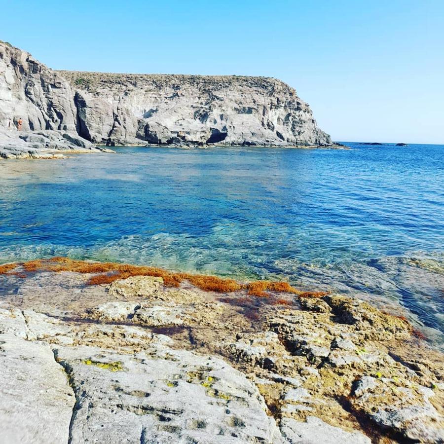 Casa Vacanze"Il Bouganville" Carbonia Bagian luar foto