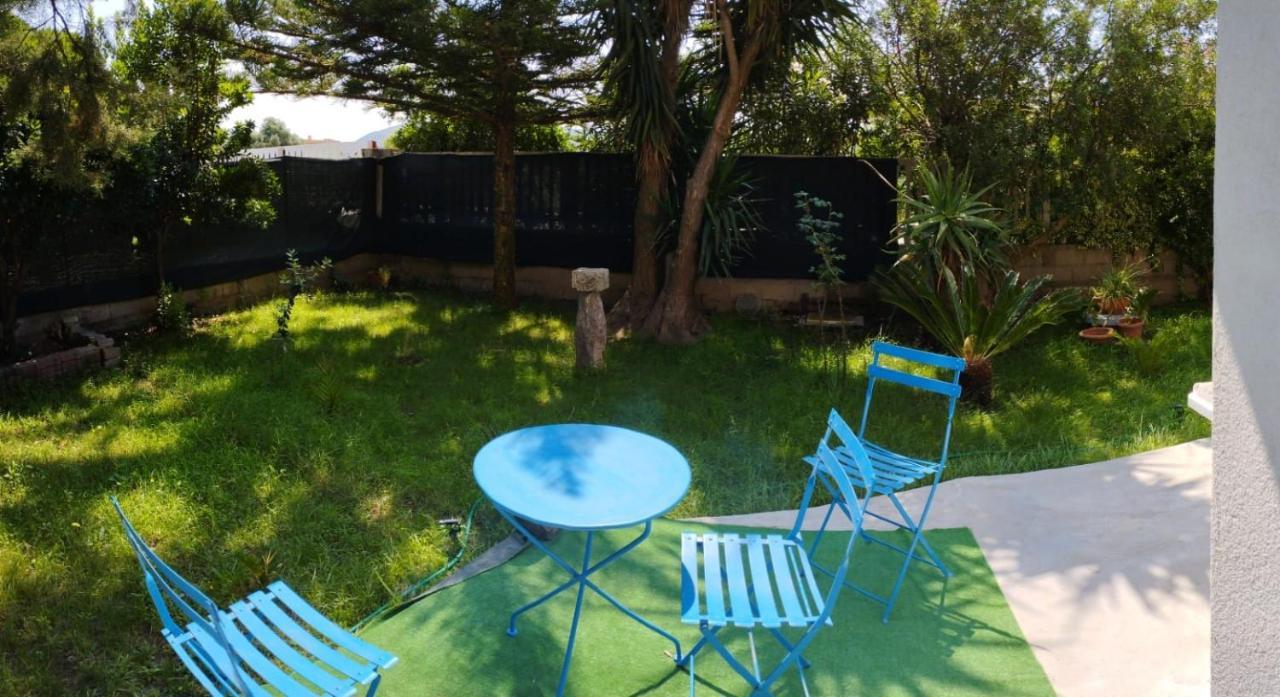 Casa Vacanze"Il Bouganville" Carbonia Bagian luar foto